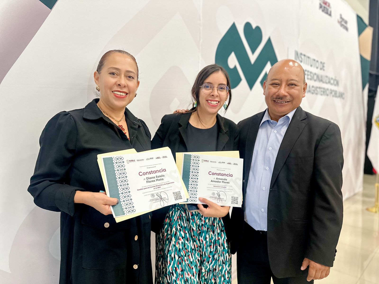 Fortalece IPMP confianza docente con entrega de constancias